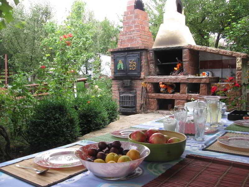 Leaganul Bucovinei Guest House Szucsáva Kültér fotó