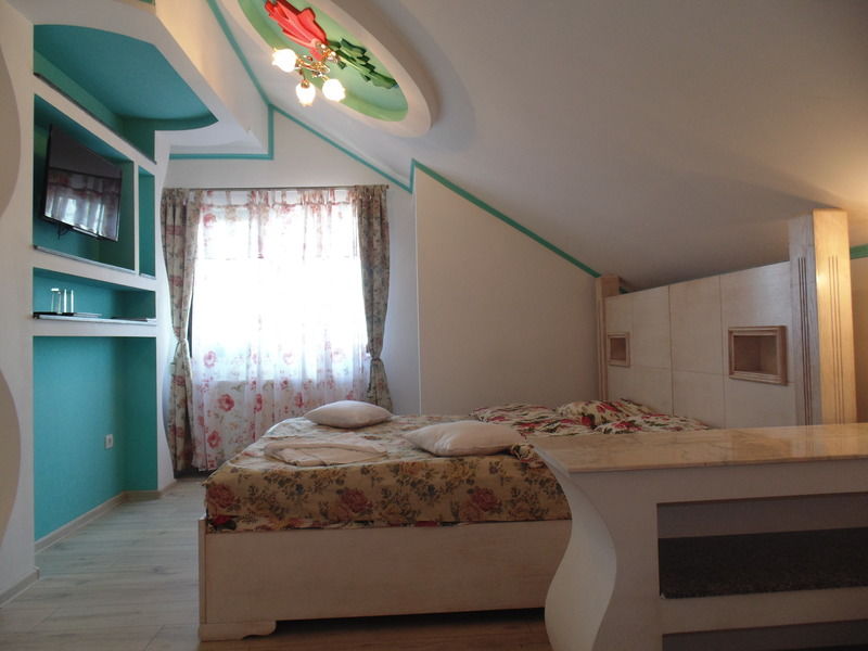 Leaganul Bucovinei Guest House Szucsáva Kültér fotó