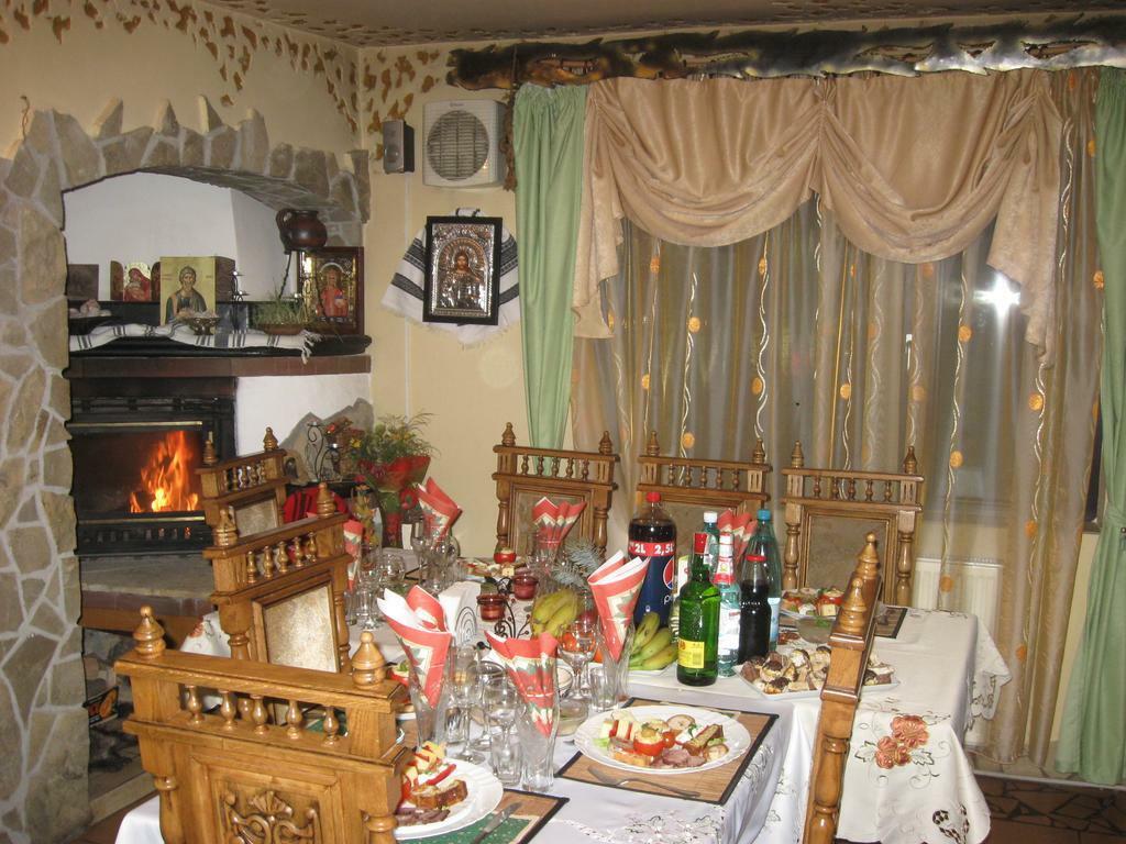 Leaganul Bucovinei Guest House Szucsáva Kültér fotó