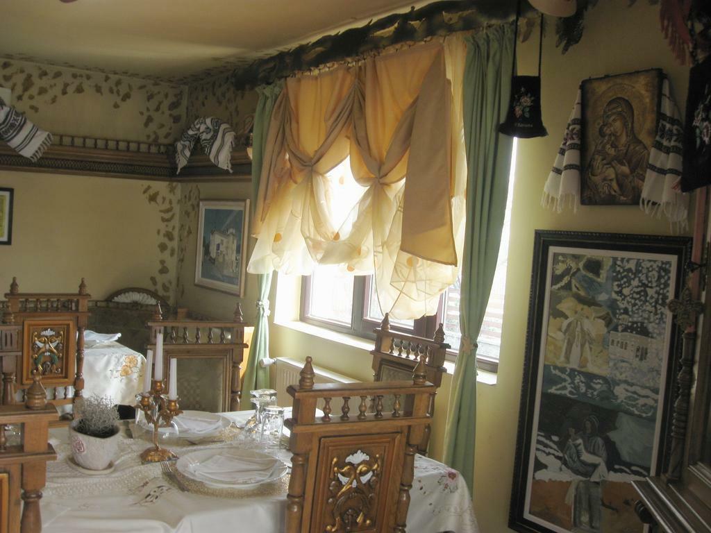 Leaganul Bucovinei Guest House Szucsáva Kültér fotó
