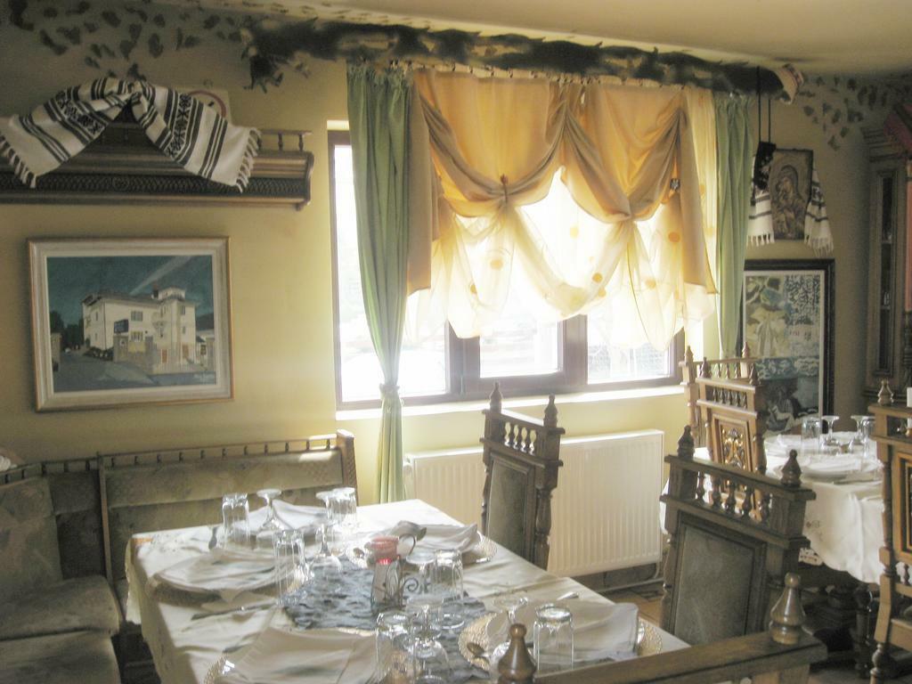Leaganul Bucovinei Guest House Szucsáva Kültér fotó